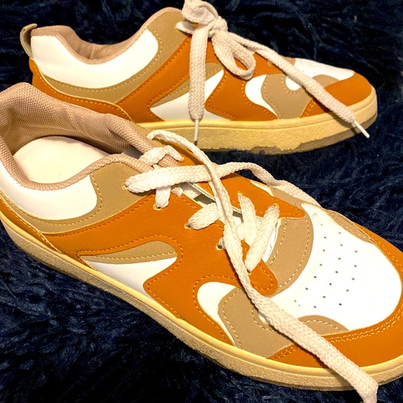 SHEIN Shoes - Sneakers lots of life left.